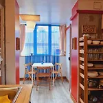 Mini In Albergue